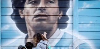 Fotografía de archivo de un mural de Diego Maradona. EFE/Juan Ignacio Roncoroni