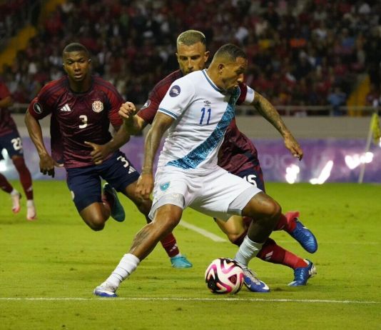 Nathaniel Méndez-Laing es nacido en Guatemala, pero su carrera la ha desarrollado en el fútbol inglés. Foto La Hora: Archivo