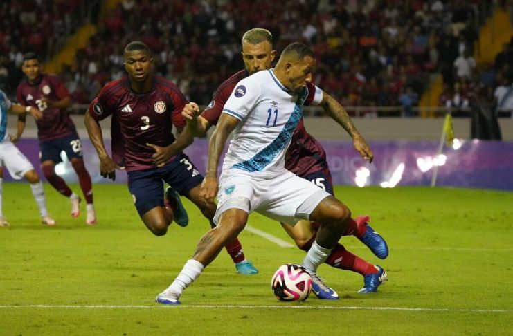 Nathaniel Méndez-Laing es nacido en Guatemala, pero su carrera la ha desarrollado en el fútbol inglés. Foto La Hora: Archivo