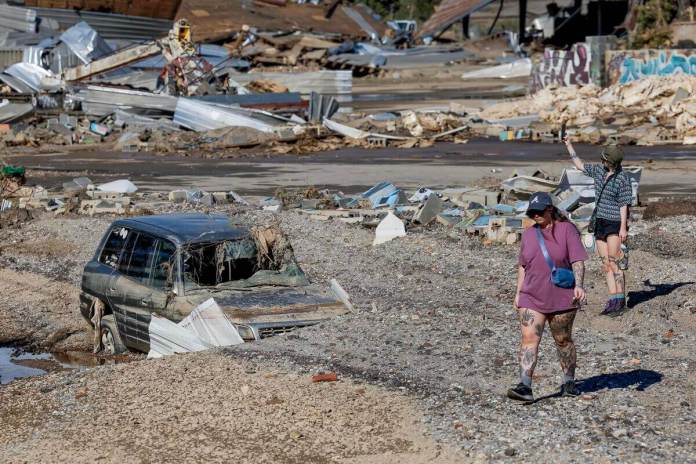 Escombros luego del huracán Helene. Foto: EFE/EPA/ERIK S. LESSER