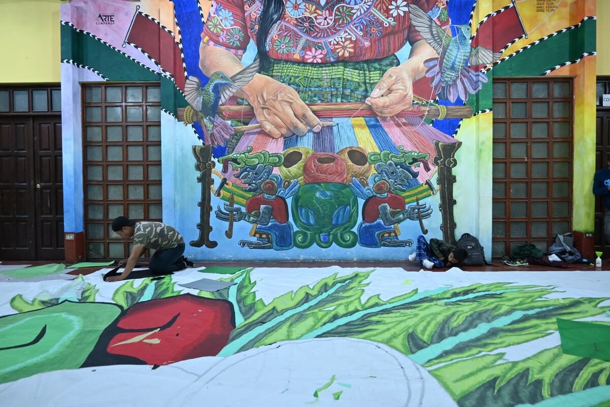 Semanas de trabajo están a punto de llegar a su culmen para la admiración de los visitantes de Sumpango. Foto La Hora: Fabricio Alonzo.