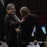 El ministro de Gobernación, Francisco Jiménez, ingresa al Congreso para su interpelación. Foto La Hora: Daniel Ramírez
