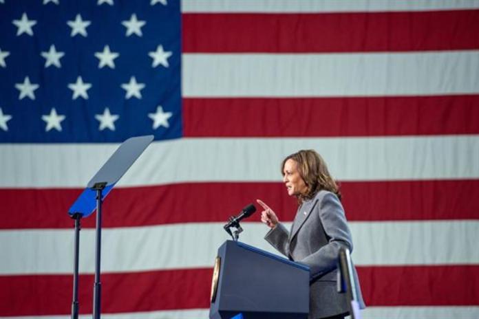 La candidata presidencial demócrata Kamala Harris durante un acto electoral celebrado en Atlanta, Georgia, Estados Unidos. EFE/Andi Rice / POOL