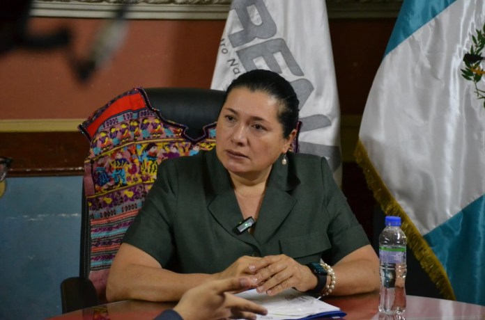 La presidenta del TSE, Blanca Alfaro, recibió a La Hora en uno de los salones de su entidad. Foto: La Hora.