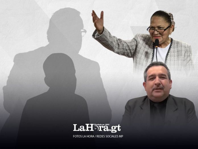 En la imagen el expresidente Alejandro Giammattei y su pareja Miguel Martínez, del otro lado Consuelo Porras y el jefe de la Fiscalía contra la Corrupción.