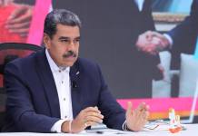«Las sanciones de ayer las derrotamos y las que vengan las derrotaremos también con trabajo» Maduro responde a Trump Presidente venezolano Nicolás Maduro. Foto La Hora: EFE/ Prensa de Miraflores
