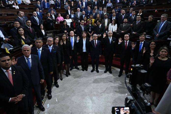 La bancada Semilla impulsó tres candidatos a magistrados, pero no logró el apoyo en el Pleno. Foto: Fabricio Alonzo