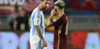 Messi y Soteldo a punto de irse a los golpes durante partido Argentina vs Venezuela. Foto La Hora: EFE/ Ronald Peña