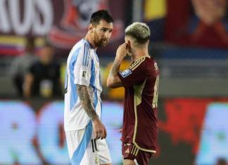 Messi y Soteldo a punto de irse a los golpes durante partido Argentina vs Venezuela. Foto La Hora: EFE/ Ronald Peña