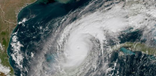 Imagen satelital del huracán Milton en el Golfo de México. (NOAA vía AP)