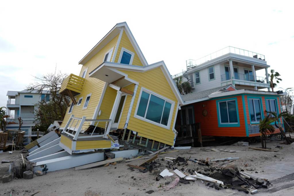 Una casa se derrumbó tras el paso del huracán Milton, en Bradenton Beach, en Anna Maria Island, Florida, el jueves 10 de octubre de 2024. (Foto AP/Rebecca Blackwell) La Hora