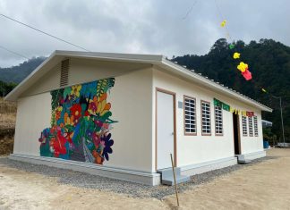 CIV entregan modulares con servicio de internet a escuelas de San Marcos. Foto La Hora: CIV