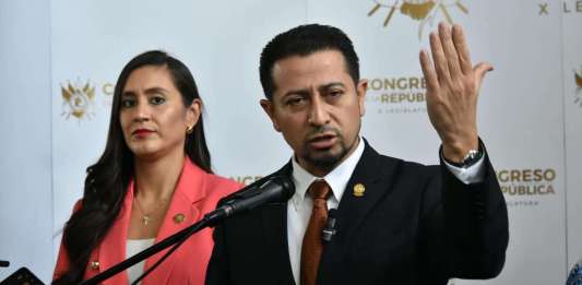 El presidente del Congreso, Nery Ramos, se pronuncia por señalamientos en su contra. Foto: Daniel Ramírez