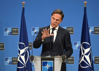 El nuevo secretario general de la OTAN, Mark Rutte, durante una conferencia de prensa en la sede de la Alianza, en Bruselas, Bélgica, el 1 de octubre de 2024. (AP Foto/Harry Nakos)