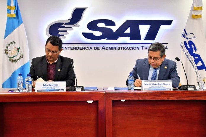 SAT y Municipalidad de Tactic firman convenio para reducir accidentes de tránsito