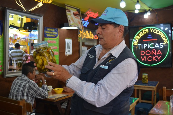 Salud realiza inspecciones de higiene en feria de la Iglesia Santo Domingo