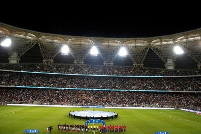 Imagen de estadio Rey Abdullah, en la ciudad de Yeda (Arabia Saudí), previa a la semifinal de la Supercopa de España que disputaron en 2020 el Atlético de Madrid y el FC Barcelona. En la edición de 2025, la competición regresa a este recinto. EFE/ JuanJo Martín