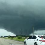 Tornado previo a la llegada de huracán Milton a Florida. Foto: Greg Travers / NWS Miami