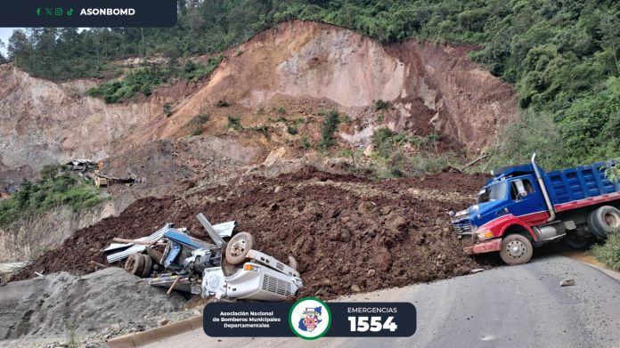 Varios soterrados en deslave ocurrido en Quiché. Foto La Hora: CBMD