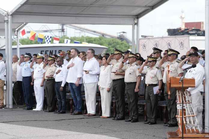 Gobierno de Guatemala recibe buque para fortalecer operaciones de la Marina Nacional. Foto: Gobierno de Guatemala.