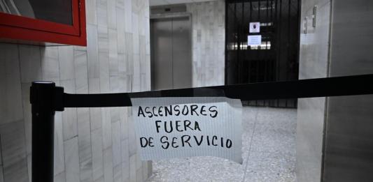 En diversas ocasiones el servicio de elevadores ha sido suspendido. Foto: Fabricio Alonzo