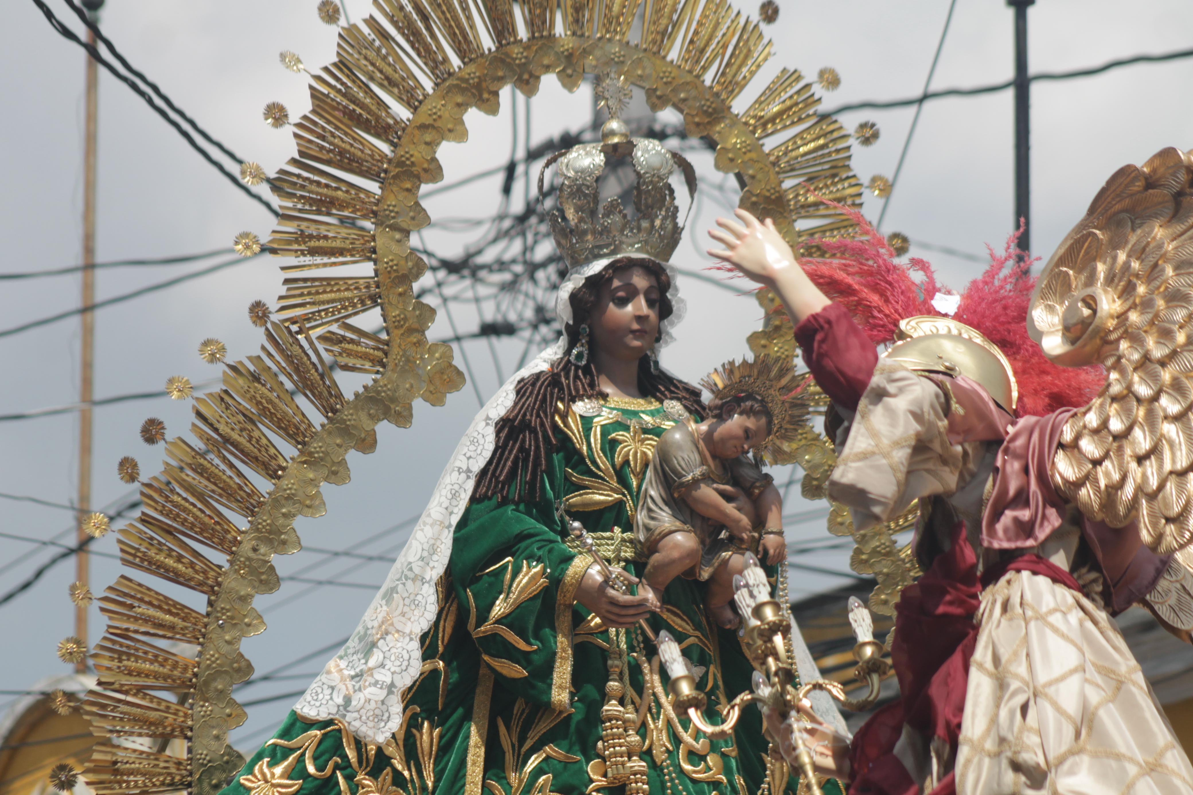 Guatemala se viste de Fe: Fieles honran a la Virgen del Rosario en Gran Procesión este 1 de Octubre