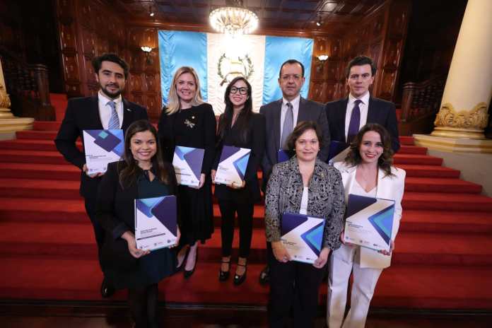 Prestan guías de criterios de calificación del Registro de la Propiedad Intelectual y Registro Mercantil. Foto La Hora: Ministerio de Economía.