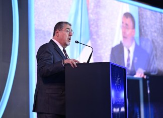 Bernardo Arévalo en ENADE. Foto SCSP.
