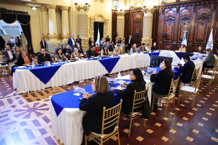 En sesión extraordinaria de la Conasan, aprobaron plan para combatir la desnutrición aguda. Foto La Hora: José Orozco.