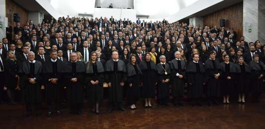 Juramentan a magistrados de Apelaciones. Foto La Hora: Daniel Ramírez.