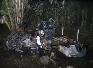 El accidente de tránsito en la autopista Puerto Quetzal. Foto: La Hora / Bomberos Voluntarios.