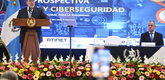 El presidente Bernardo Arévalo, participó en el segundo seminario de ciberseguridad. Foto La Hora: Gobierno de Guatemala.