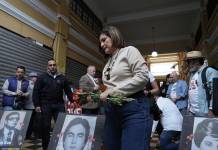 Vicepresidenta de la República, Karin Herrera, ratifica perdón por asesinato de Oliverio Castañeda de León. Foto: Vicepresidencia