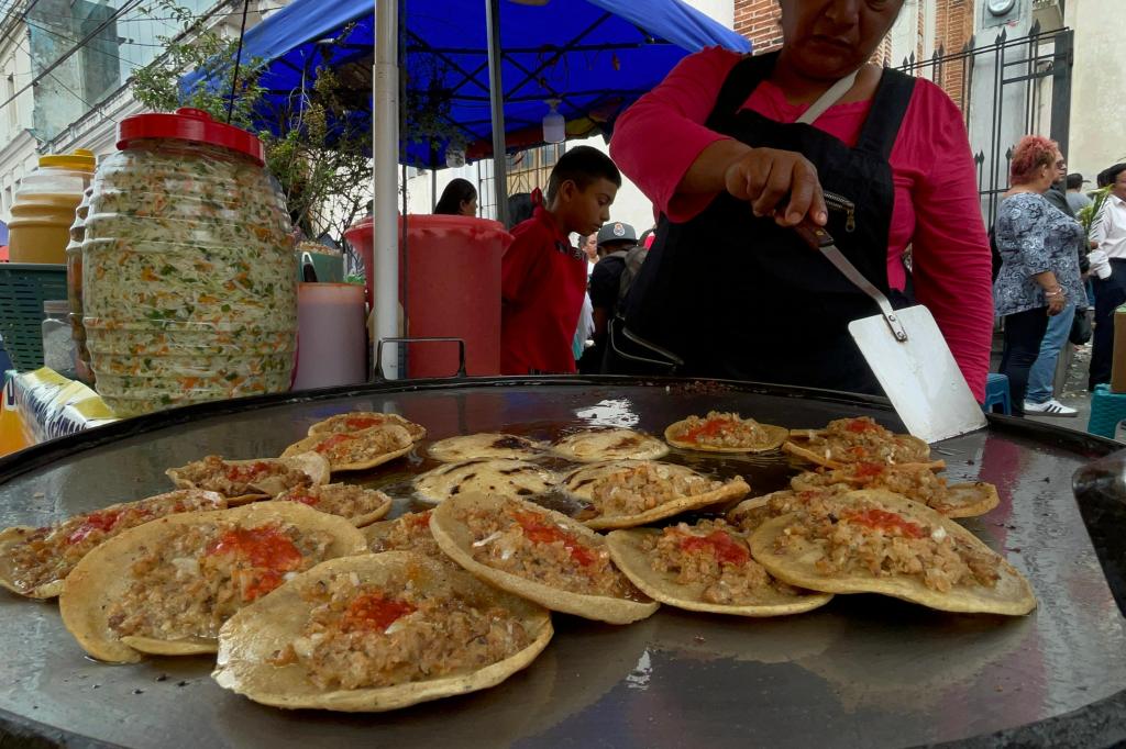 En imágenes: Así se vive la festividad de San Judas Tadeo en zona 1 capitalina 