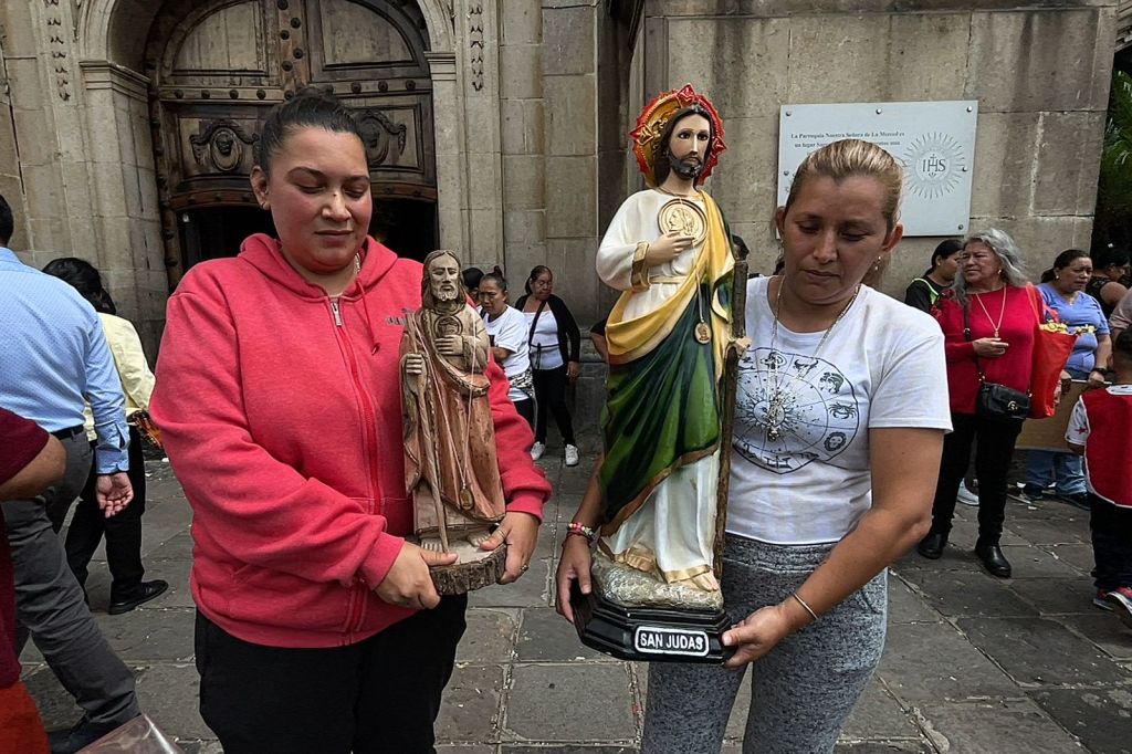 En imágenes: Así se vive la festividad de San Judas Tadeo en zona 1 capitalina 