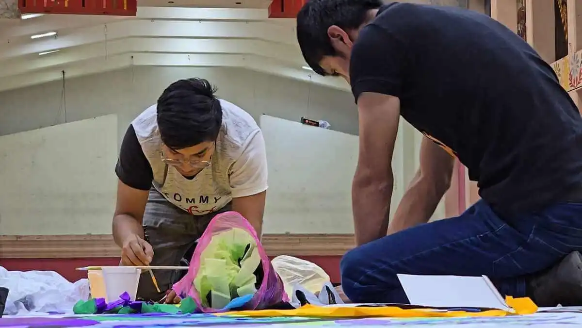 Historias detrás del papel, así se trabajan los barriletes en Sumpango. Foto La Hora: Sergio Osegueda