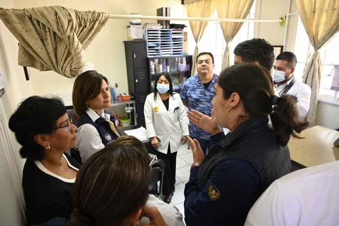 Vicepresidenta Karin Herrera, visita clínica de violencia sexual, en Hospital de Occidente. Foto La Hora: Vicepresidencia