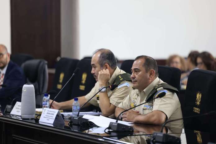 Autoridades del Ministerio de la Defensa Nacional defienden el aumento del presupuesto para 2025. Foto: Cortesía