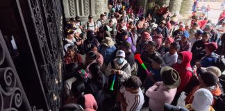 Bloqueo frente a Palacio Nacional de la Cultura por pobladores de Nahualá. Foto: José Orozco.