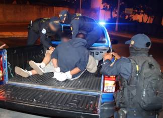 Capturados por crimen de una mujer en colonia Alameda III, zona 18. Foto La Hora: PNC
