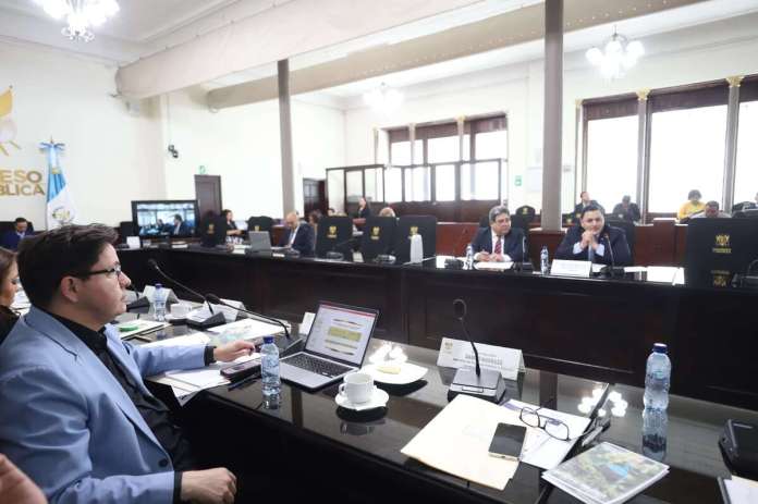 Los diputados escuchan a distintas autoridades por presupuesto de 2025. Foto: Congreso