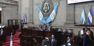 Varios diputados todavía no se hacen presente al Pleno del Congreso. Foto La Hora: Fabricio Alonzo