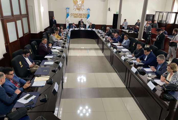 Los jefes de bloque avalaron la agenda para las plenarias del 15 y 17 de octubre. Foto La Hora: José Orozco