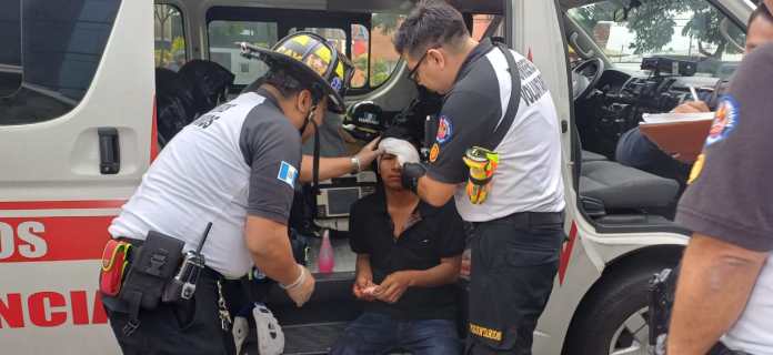 Asalto en bus de Mixco deja dos heridos. Foto La Hora: CVB