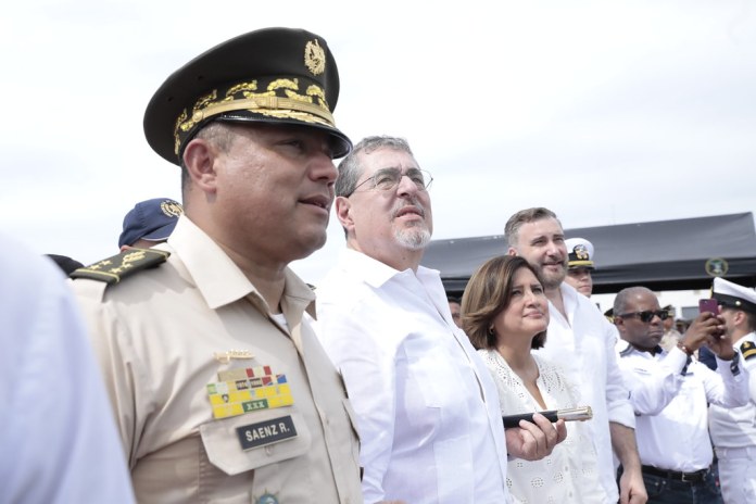 Presidente Bernardo Arévalo dijo que si un funcionario comete un hecho al margen de la ley, será denunciado. Foto: Gobierno de Guatemala.