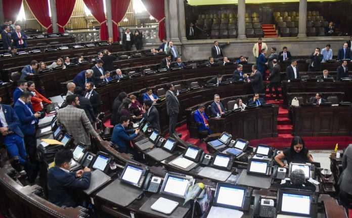 Los diputados acordaron avalar un crÃ©dito por US$250 millones para financiar el presupuesto de 2025. Foto La Hora: La Hora