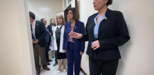 Vicepresidenta Herrera inauguró clínica especializada para adultos de la tercera edad. Foto La Hora: Vicepresidencia.