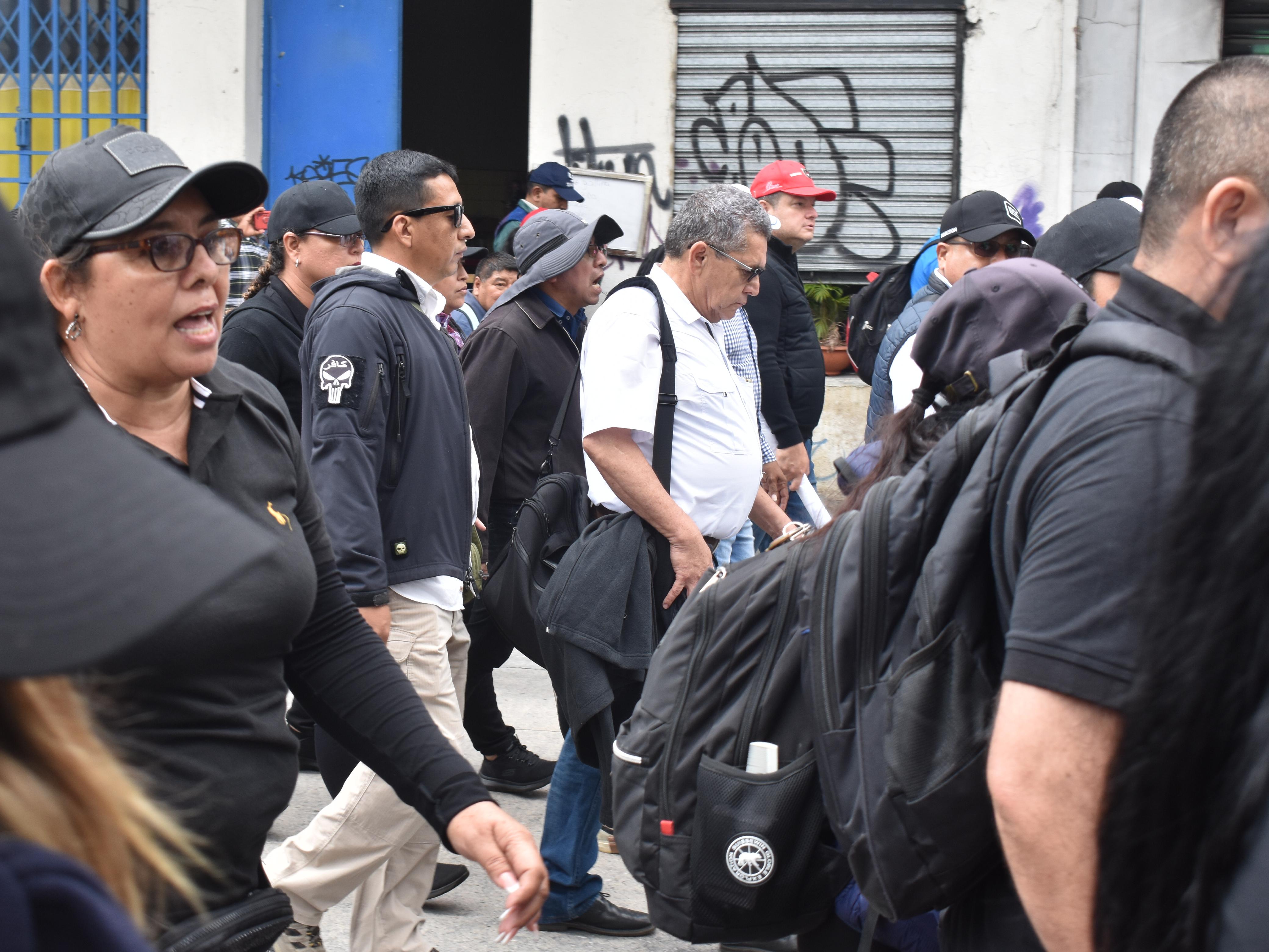 En imágenes: Así se blindó Joviel Acevedo durante la manifestación