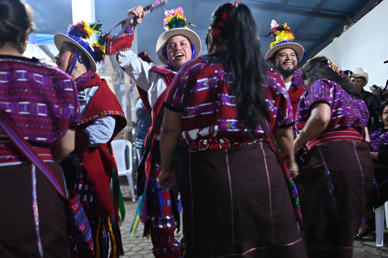 El baile, la bebida y las melodìas de la marimba no pueden faltar. Foto La Hora: Fabricio Alonzo.