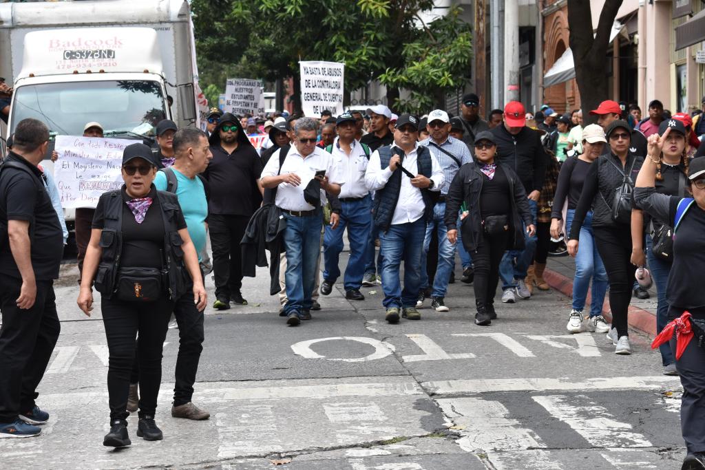 En imágenes: Así se blindó Joviel Acevedo durante la manifestación